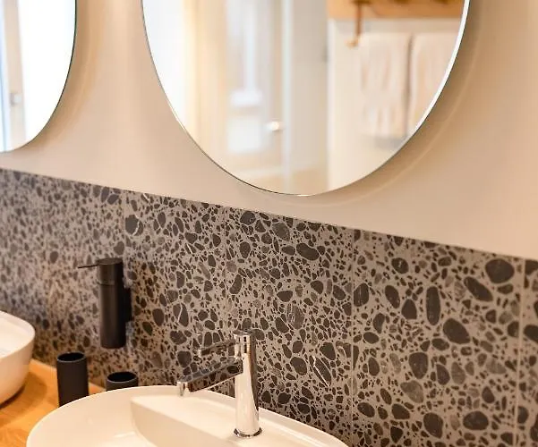 Gyger Restaurant Confiserie Bed & Breakfast Thusis