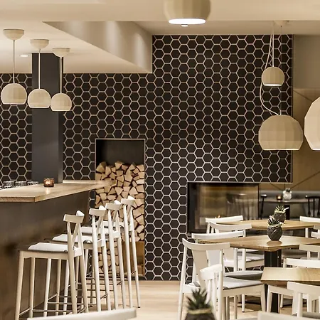 Gyger Restaurant Confiserie Bed & Breakfast 3*